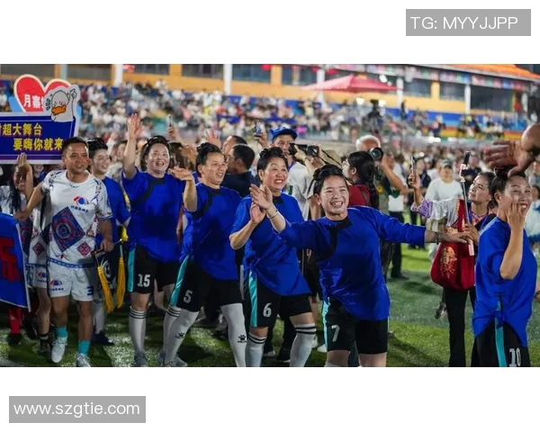 足球热烈：激情四溢的赛场盛宴与球迷心中的梦想之旅